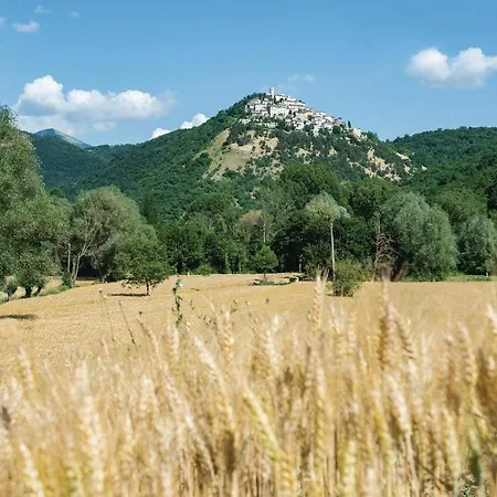 2 Bedroom Awesome Home In Piediluco